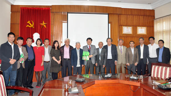 Tăng[-]cường[-]hợp[-]tác[-]giữa[-]Tổng[-]cục[-]Biển[-]và[-]Hải[-]đảo[-]với[-]VACNE